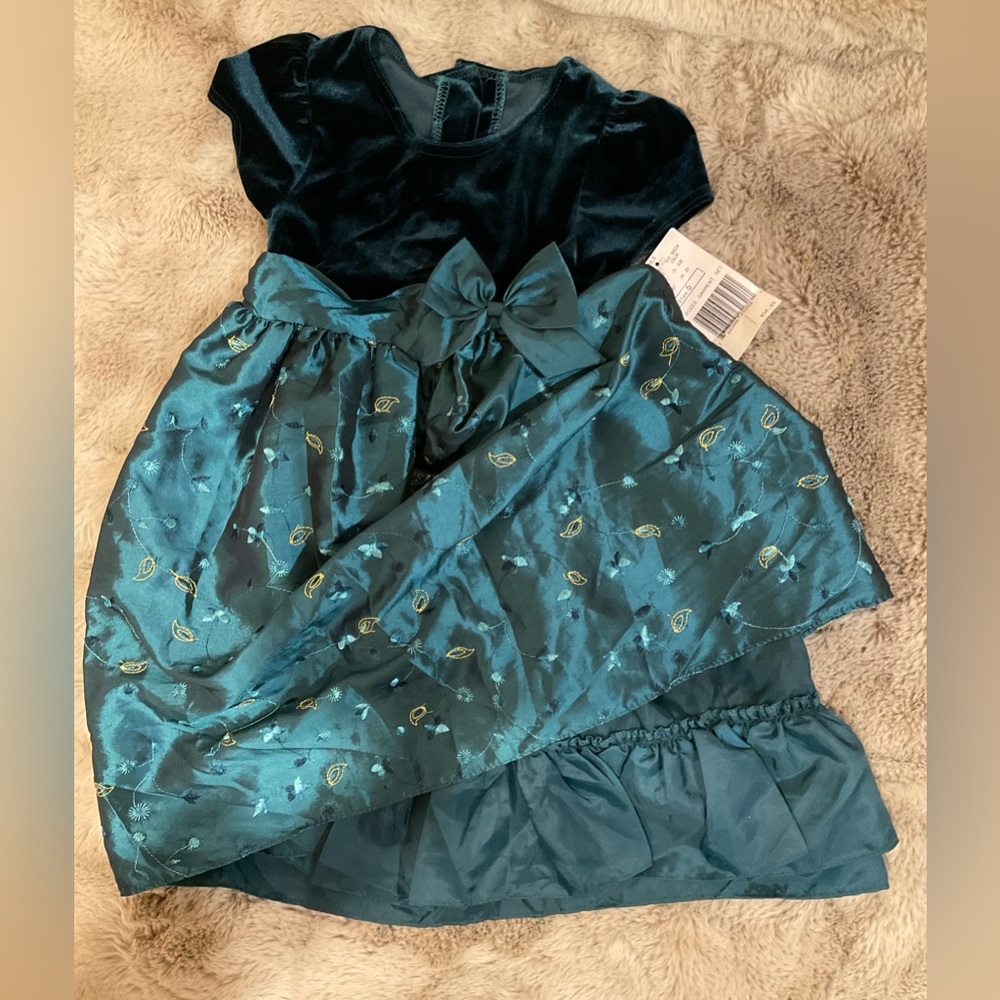 Goodlnd dress for girls SZ 6 NWT Green color Embroidered